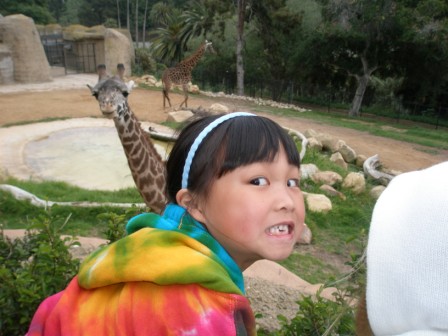 Kasen with a giraffe